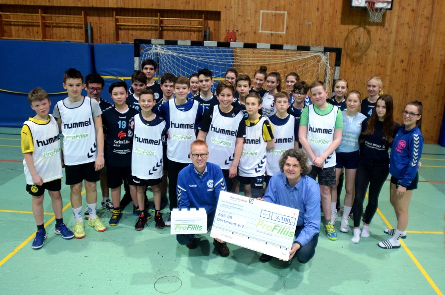 Stiftung „ProFiliis“ unterstützt ASC 09-Handballer mit 3.100 Euro