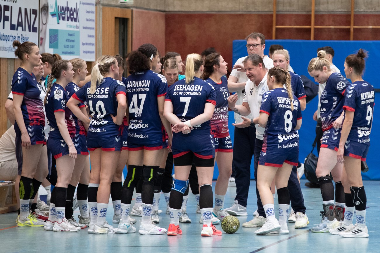 Heimfinale der Handballsaison 2021/22 mit HerrenDerby und Damen