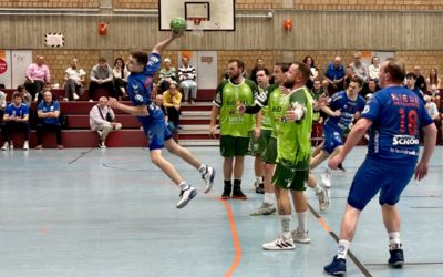 Handballer feiern im Derby gegen Husen-Kurl 37:24-Kantersieg – Rückschlag für Herren 2