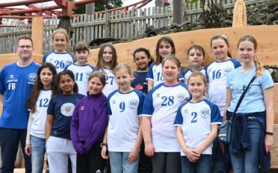 Rasanter Ausflug: wE-Jugend und »Gäste« zum Saisonabschluss im Fort Fun