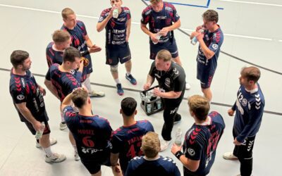 Handball: Herren 1 verlieren in Halingen – Herren 2 entscheiden Samstagabend-Krimi in Huckarde für sich