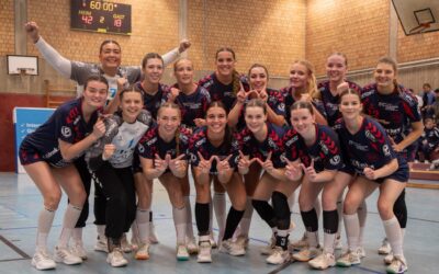 Damen 1 mit Handball-Gala beim 42:18-Derbysieg – Herren 2 punkten im Halloween-Thriller!